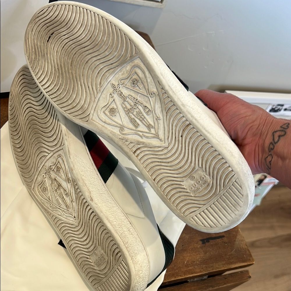 Gucci White Sneakers with Red and Green Snake Design - Picture 6 of 10